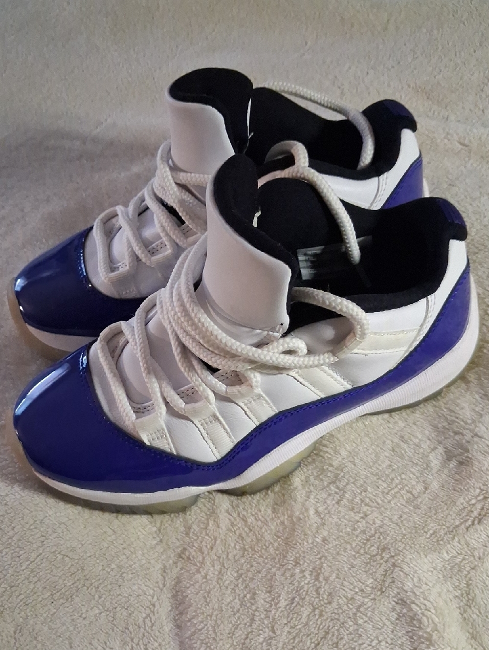 Jordan Black and White Sneakers Womens Size 5!! Retro 11s